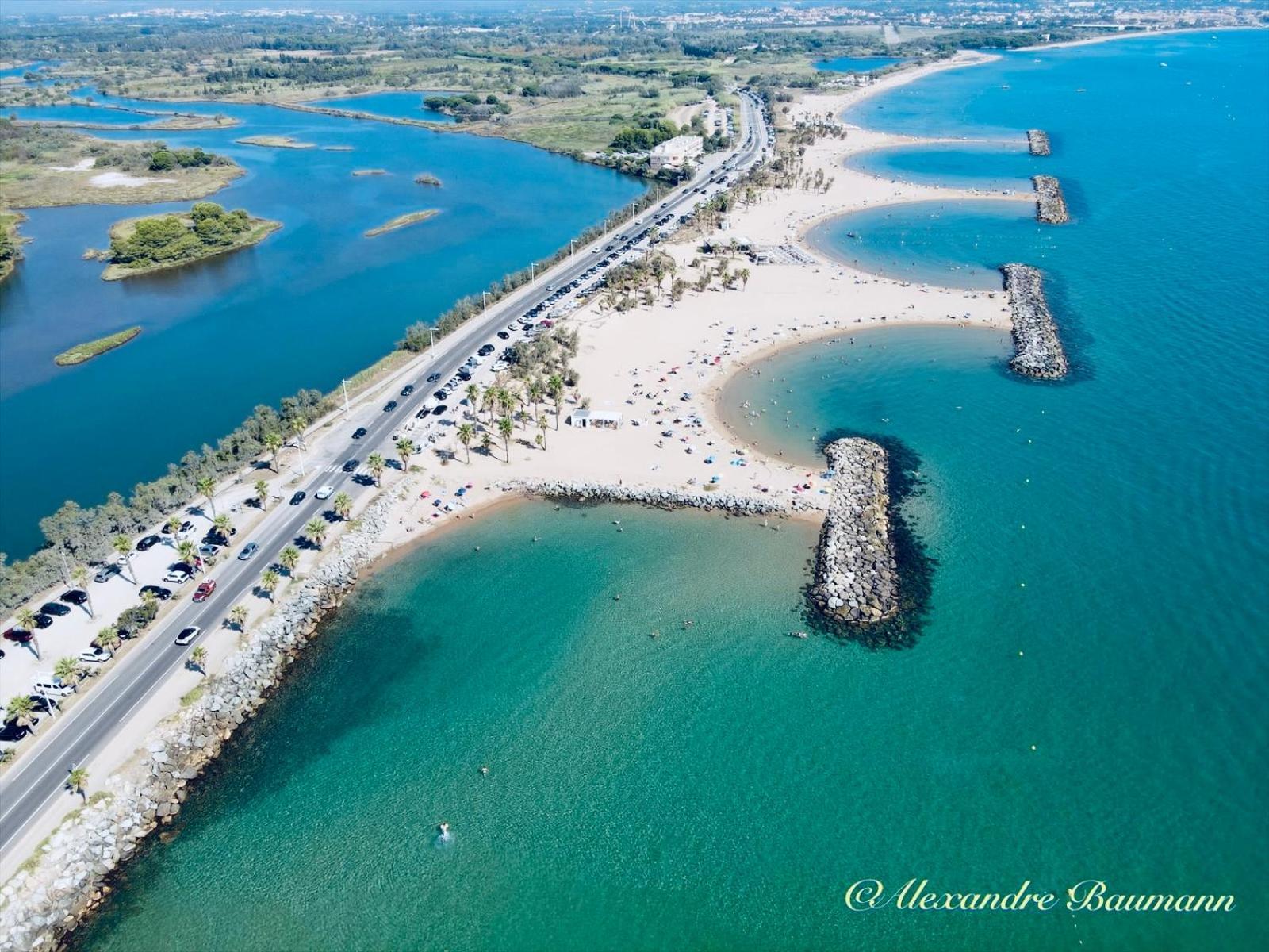 Chez Madou, T1 En Bas De Villa Et Rez De Jardin A 900M De La Mer Et Des Commerces Frejus Luaran gambar